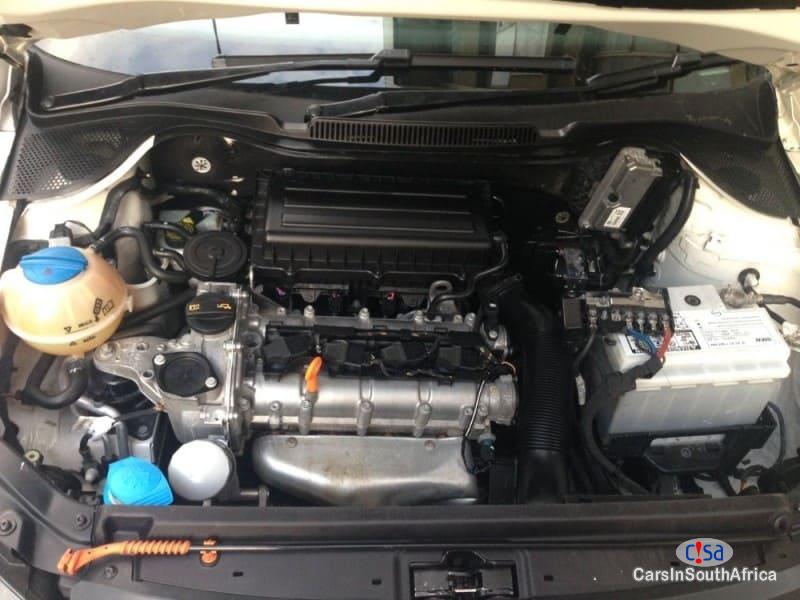 Volkswagen Polo 1.6 Comfort-line Manual 2010 - image 3
