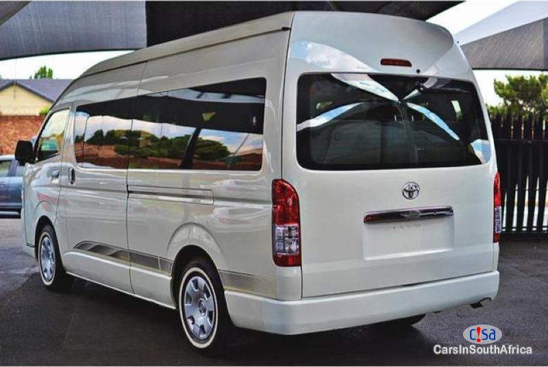 Toyota Quantum 2.5D-4D GL 14-Seater Manual 2015