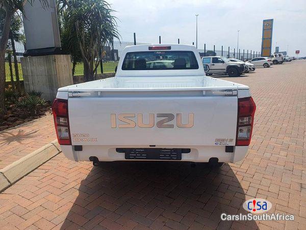 Isuzu KB250 2.5 Manual 2022 - image 2