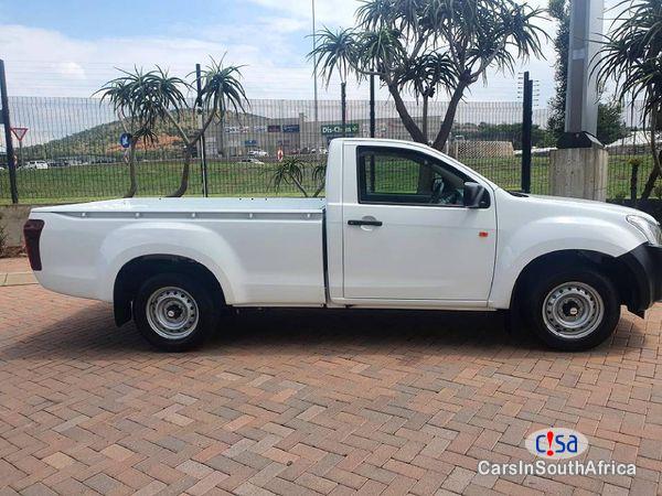 Isuzu KB250 2.5 Manual 2022 - image 3