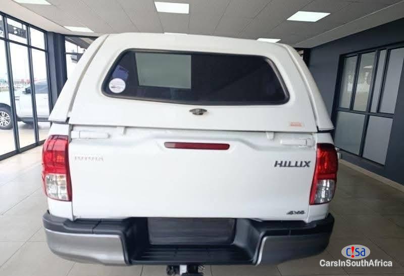 Toyota Hilux 2.4 Manual 2023 - image 4