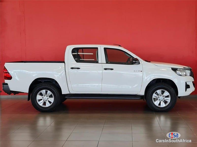 Toyota Hilux 2.4GD-6 0634393833 Manual 2018