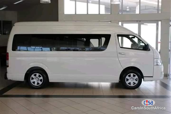 Toyota Quantum 2.5 Manual 2018 - image 2