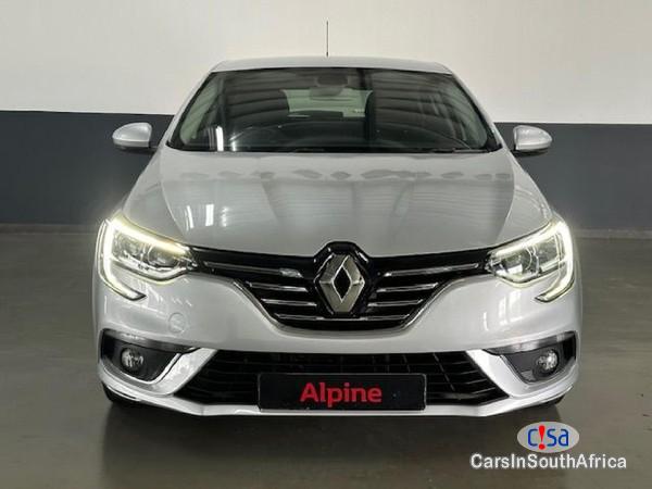 Renault Megane Manual 2018 - image 2