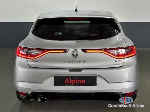 Renault Megane Manual 2018 - image 3