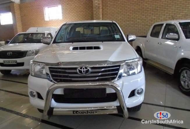 Pictures of Toyota Hilux 3.0 Manual 2015