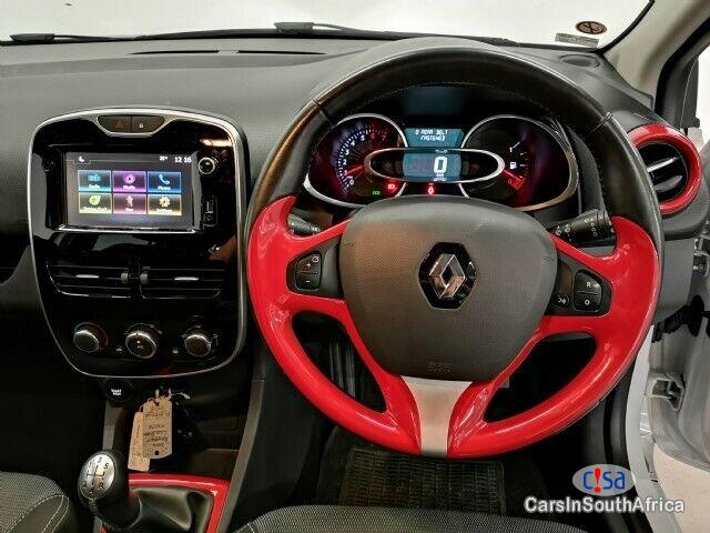 Renault Clio Manual 2014 in South Africa - image