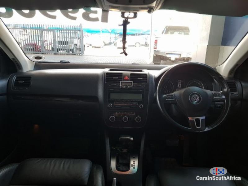 Volkswagen Jetta 1.4 Manual 2010 - image 2