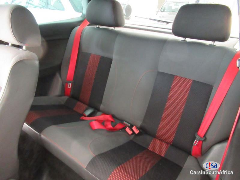 Volkswagen Polo 1.6 Manual 2014 - image 6