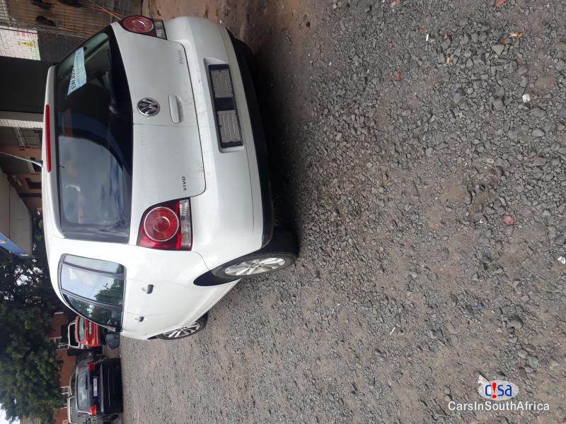 Volkswagen Polo 1.6 Manual 2014 - image 2