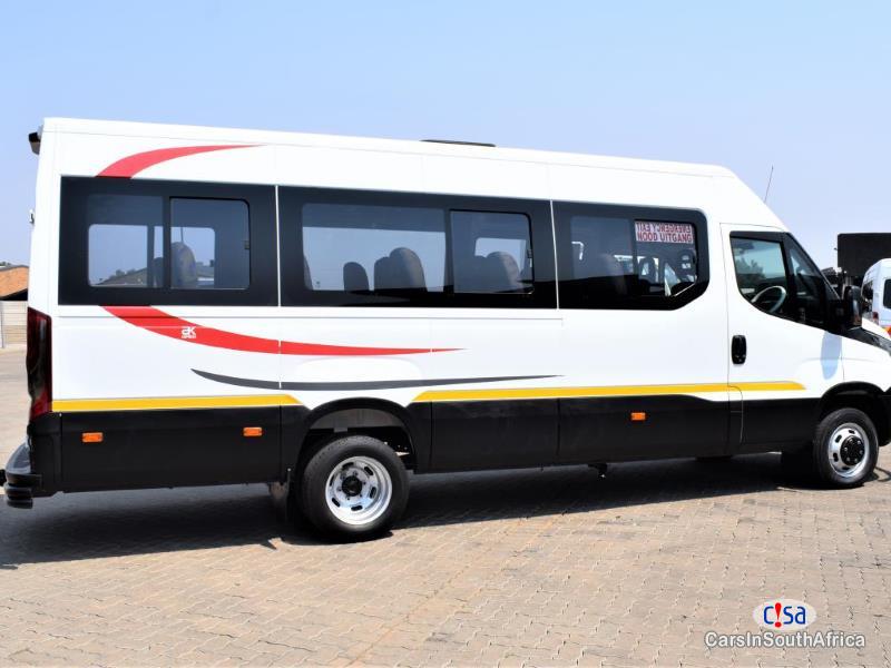 Iveco 35 2.0 Manual 2021 - image 3