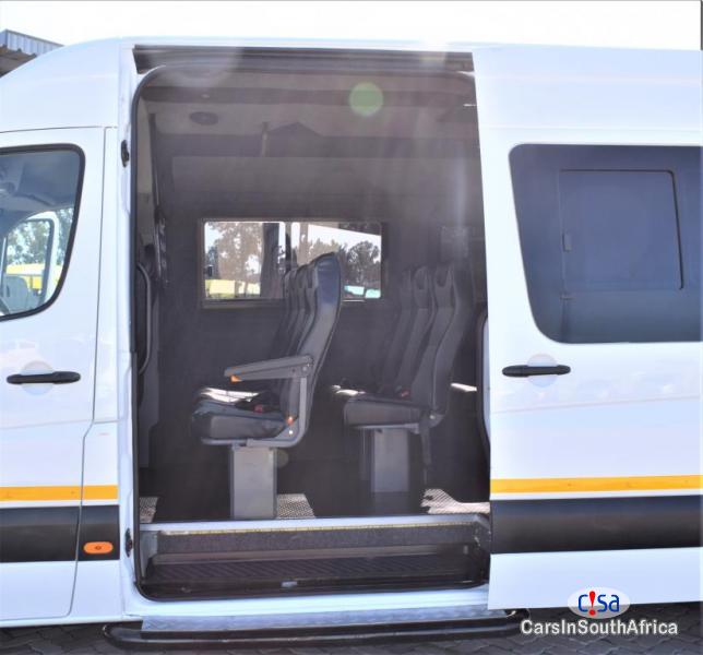 Mercedes Benz 5.2 Manual 2018 - image 12
