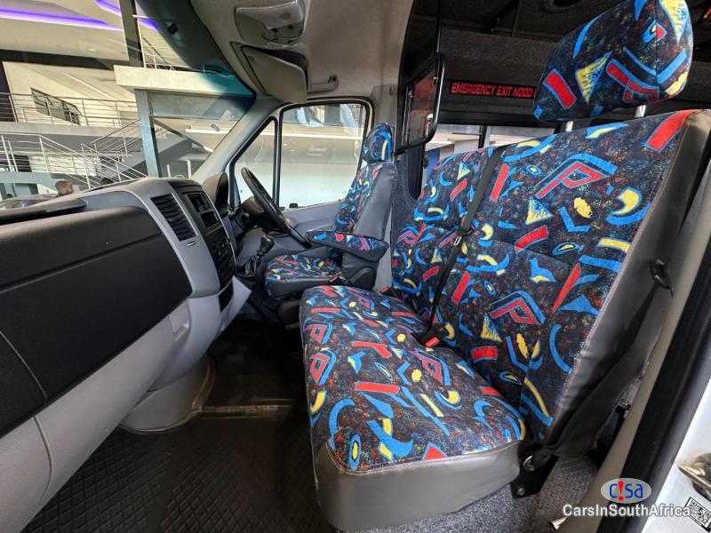 Mercedes Benz 2.0 Manual 2018 - image 17