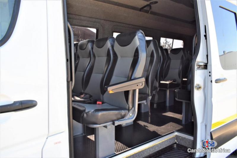 Mercedes Benz Sprinter Manual 2018 - image 2