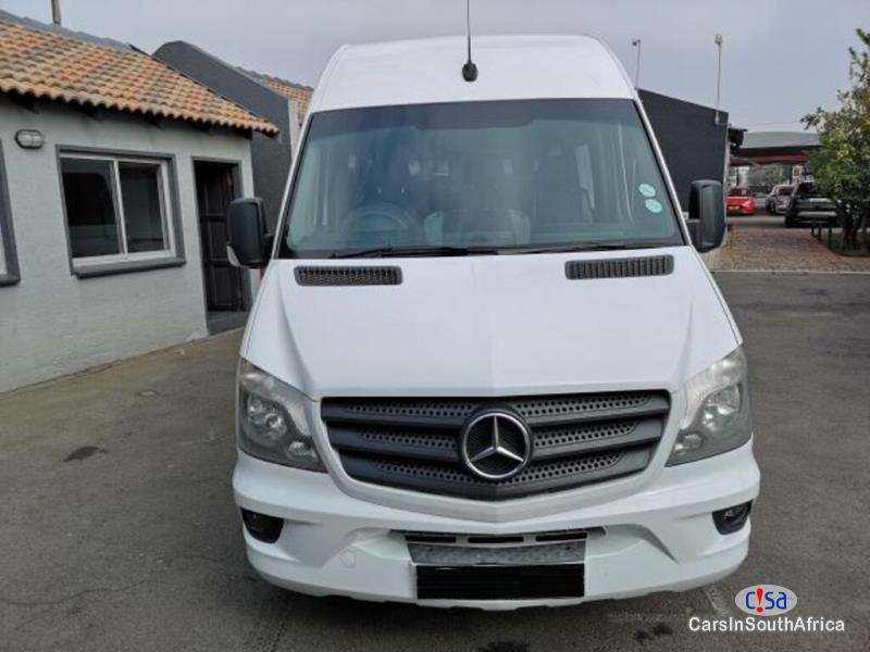 Mercedes Benz 2.0 Manual 2019 - image 2