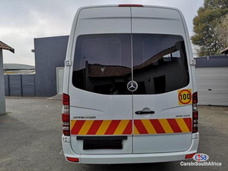 Mercedes Benz 2.0 Manual 2019 - image 5