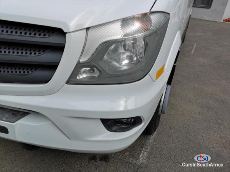 Mercedes Benz 2.0 Manual 2019 - image 6