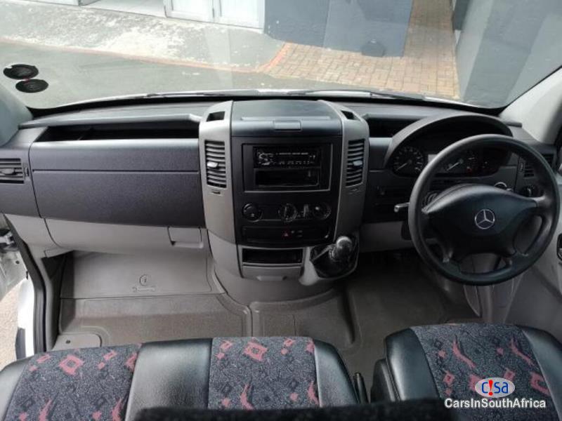 Mercedes Benz 2.0 Manual 2019 - image 8