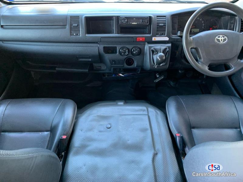 Toyota Quantum 2.5 Manual 2019 - image 3