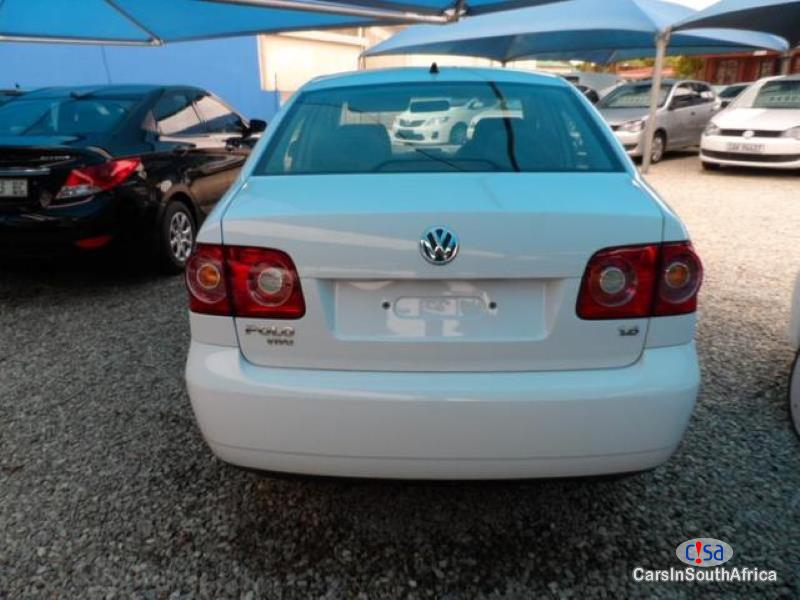 Volkswagen Polo Manual 2013 - image 2