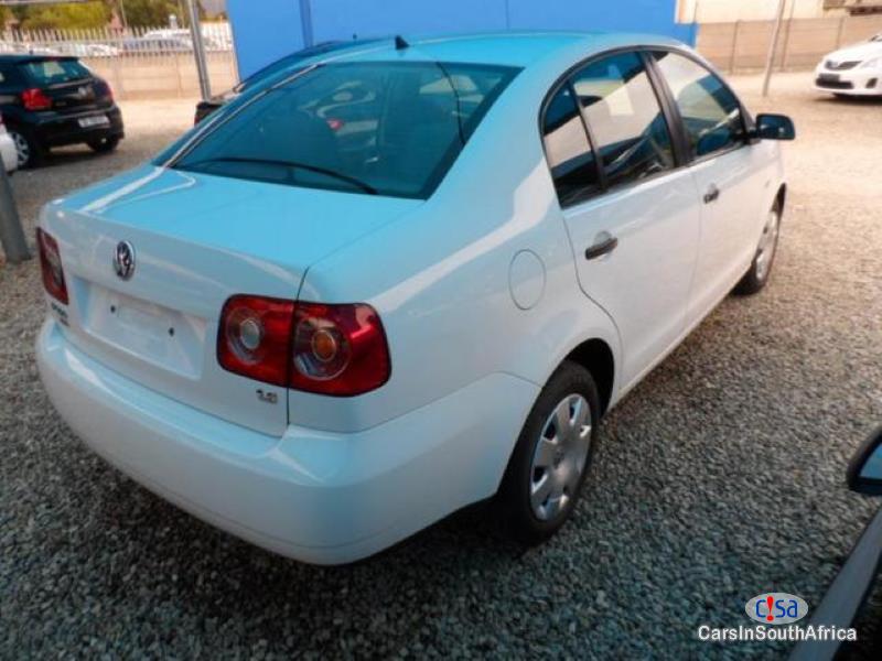 Volkswagen Polo Manual 2013 - image 3