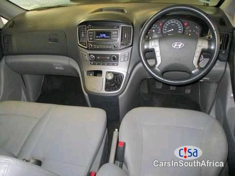 Hyundai H-1 Manual 2011 - image 6