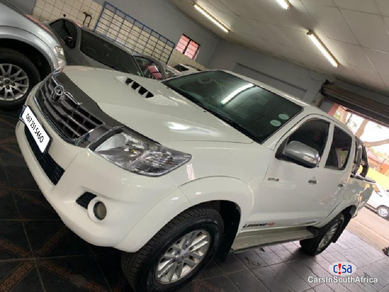 Toyota Hilux 3.0 D4D 4X4 AUTO 067 251 5460 Automatic 2014 - image 3