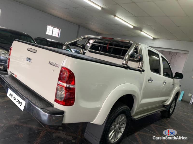 Toyota Hilux 3.0 D4D 4X4 AUTO 067 251 5460 Automatic 2014 - image 4