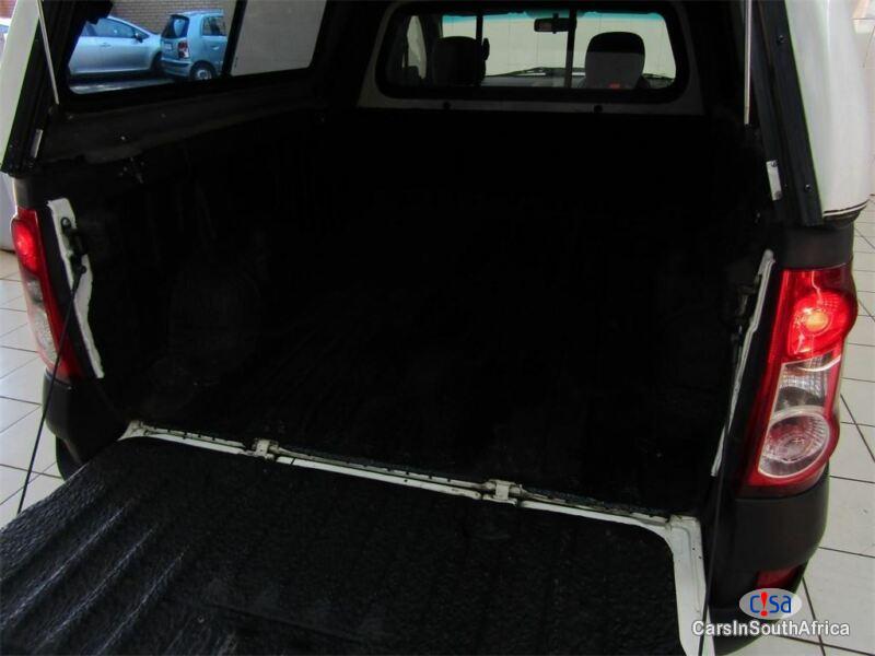 Nissan NP200 Manual 2015 - image 5