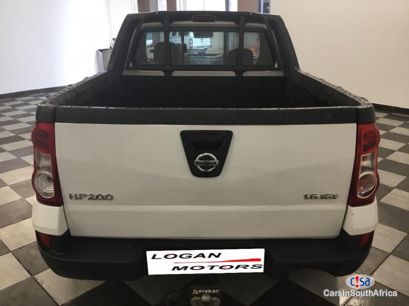 Nissan NP200 Manual 2010 - image 2