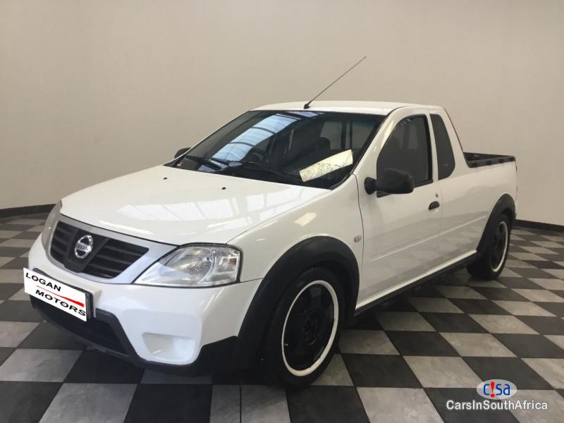 Nissan NP200 Manual 2010 - image 3