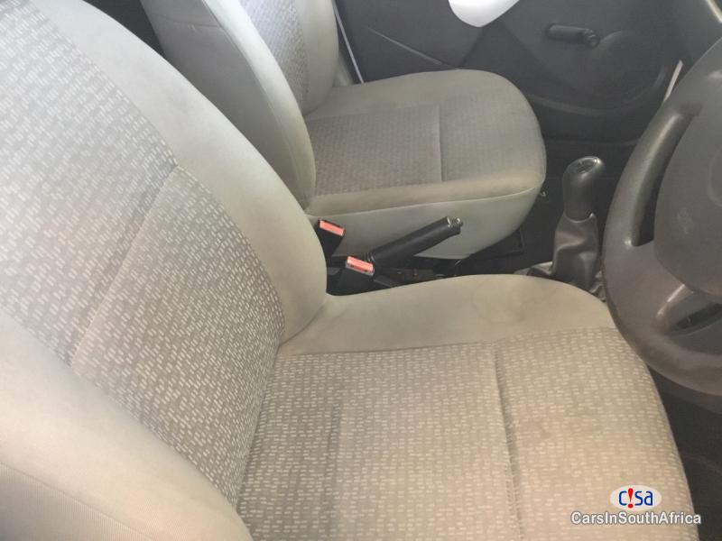 Nissan NP200 Manual 2010 - image 6