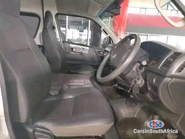 Toyota Quantum 2.5 Manual 2019 - image 2
