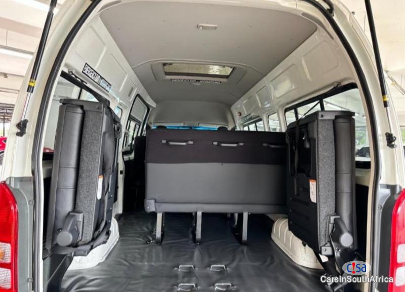 Toyota Quantum 2.5 Manual 2019 - image 4