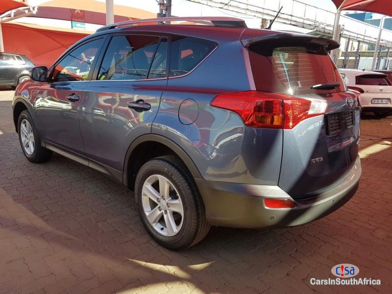 Toyota RAV-4 Automatic 2015 - image 2