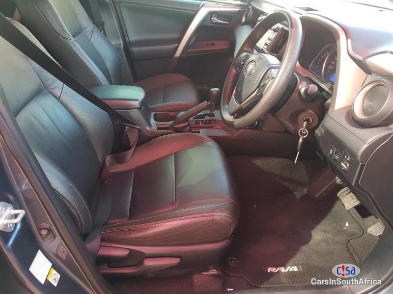 Toyota RAV-4 Automatic 2015 - image 5