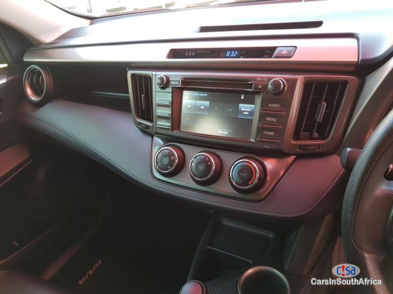 Toyota RAV-4 Automatic 2015 - image 7