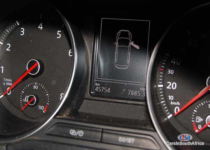 Volkswagen Polo 1.6 Manual 2015 - image 9