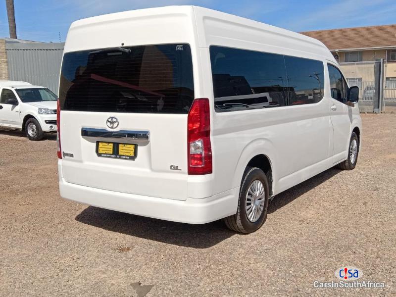 Toyota Quantum 2.8 Lwb 14 Seater Manual 2022 - image 2