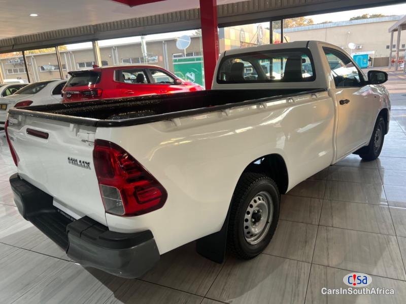 Toyota Hilux 2.4GD6..0679505805 Manual 2017 - image 2
