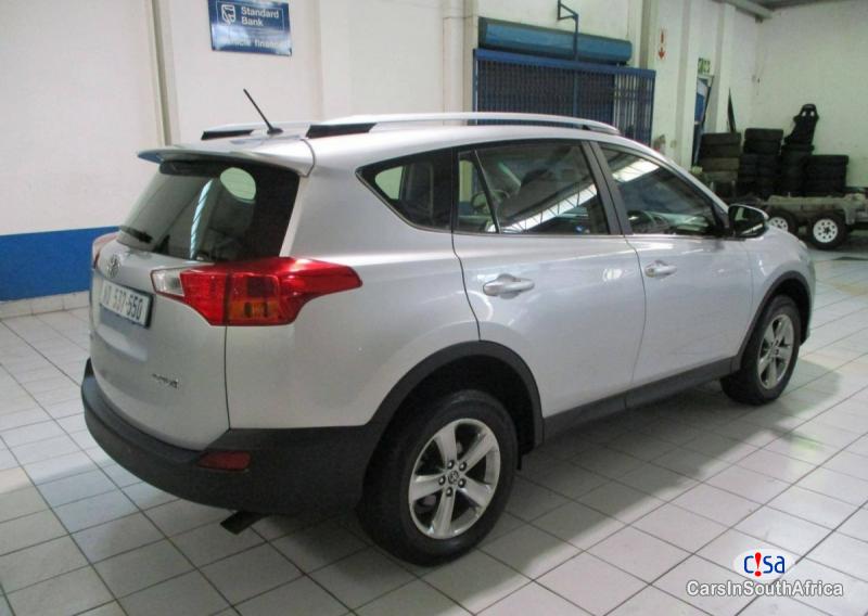 Toyota RAV-4 2.0Gx Automatic 2015 - image 2