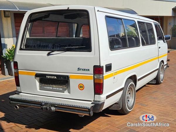 Toyota HiAce 2.2 Siyaya Manual 2007 - image 2