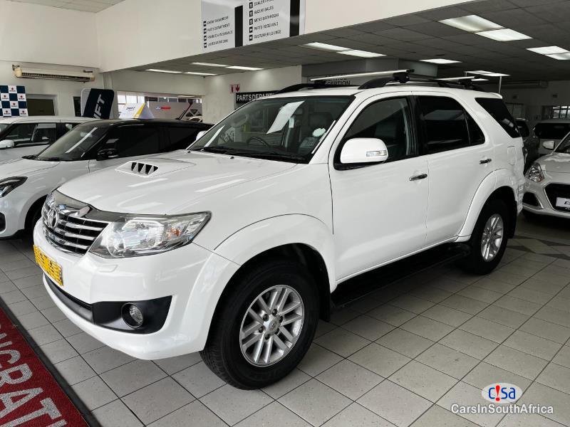 Toyota Fortuner 3.0D4D 4X4 Raised Body Automatic 2015 - image 3