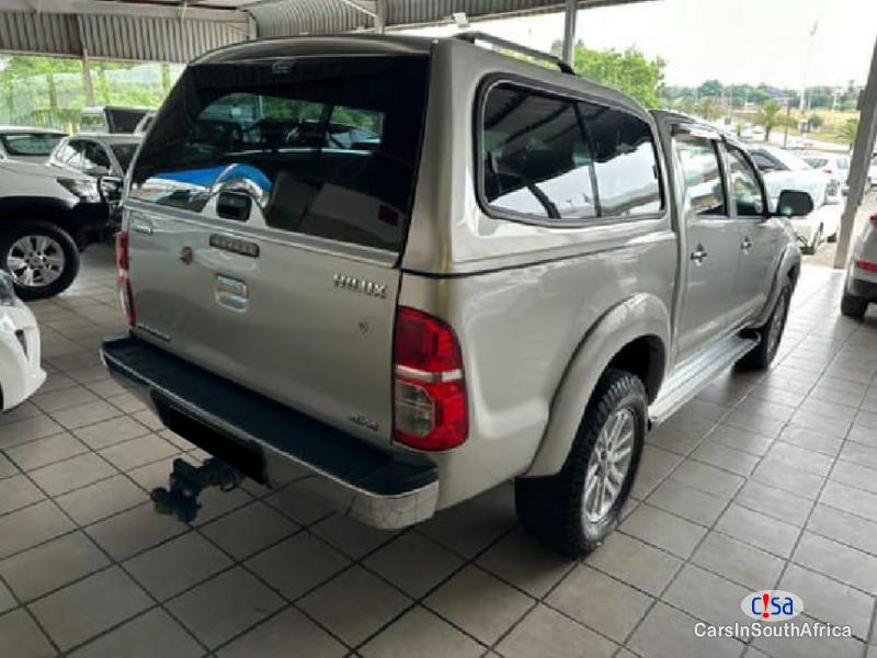 Toyota Hilux 3.0D4D Manual 2014 - image 3