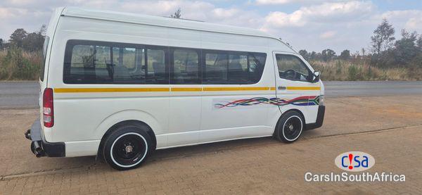 Toyota Quantum 2.5D-4D Sesfikile 16 Seats Bank Repossessed Manual 2017 - image 2