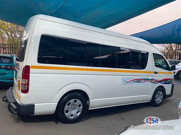Toyota Quantum 2.5D-4D Sesfikile 16 Seats Bank Repossessed Manual 2017 - image 3
