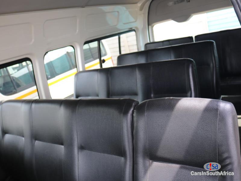 Toyota Quantum 2.5D-4D Sesfikile 16 Seats Bank Repossessed Manual 2017 - image 5