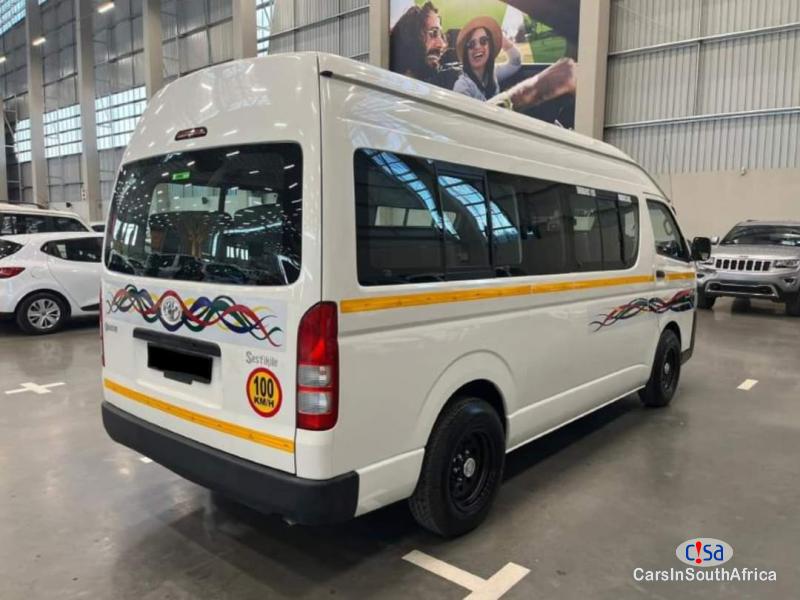 Toyota Quantum 2.7 Manual 2018 - image 2