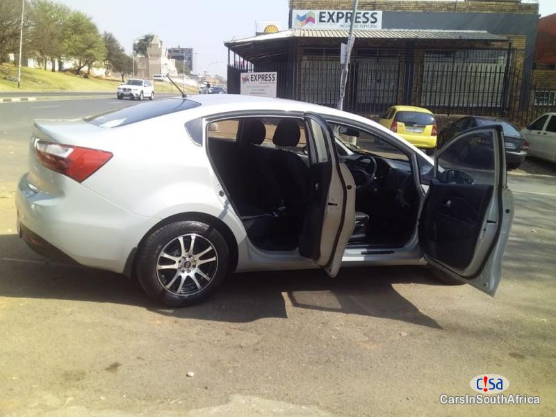 Kia Rio Manual 2012 - image 2