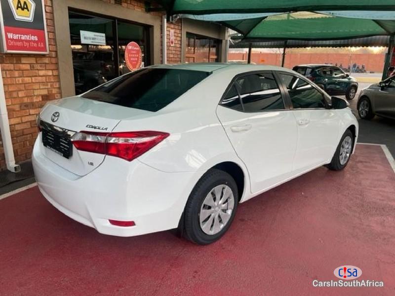 Toyota Corolla 1.6 Esteem Manual 2016 - image 3